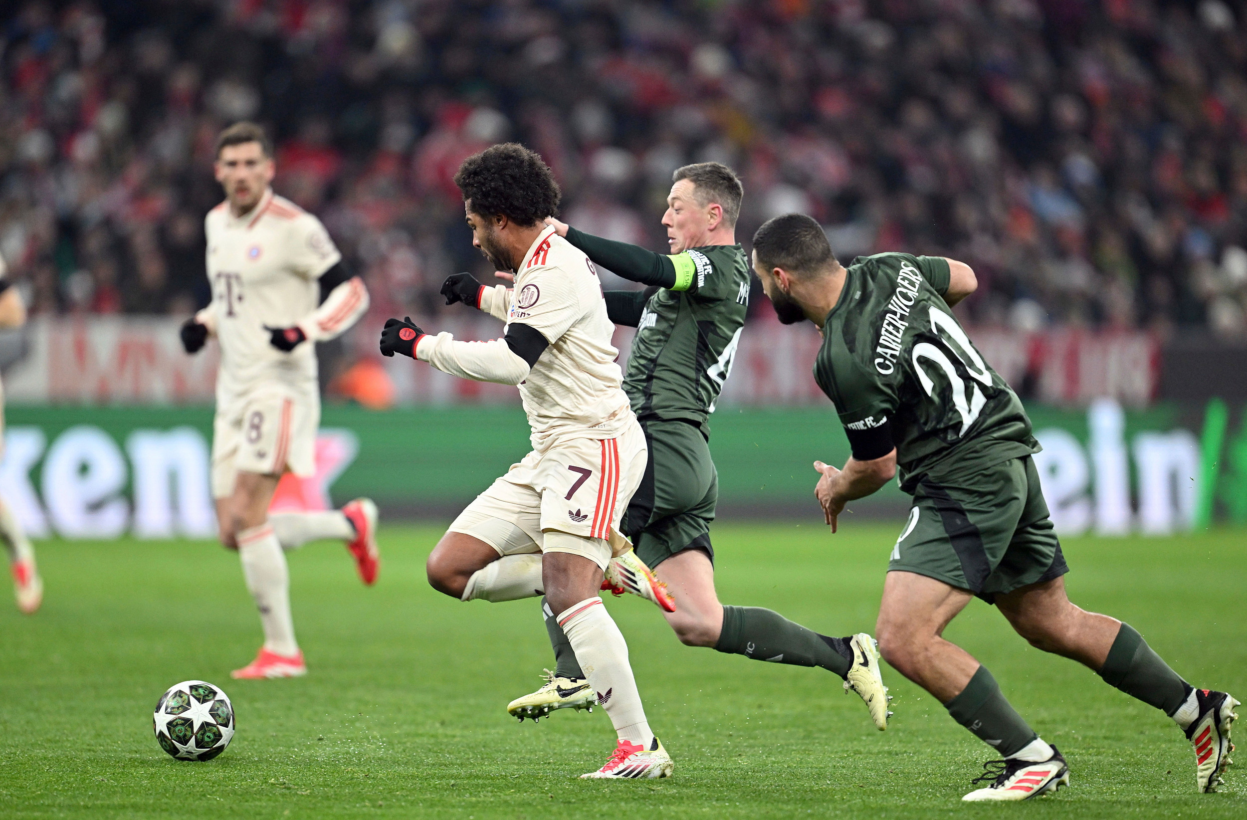 爱游戏在线-切尔西横扫英格兰，奥亚尔萨瓦尔关键制胜