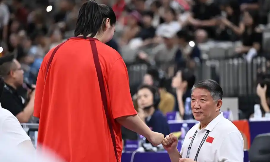 爱游戏在线-日本队鏖战波兰队，梁靖崑扛起全队