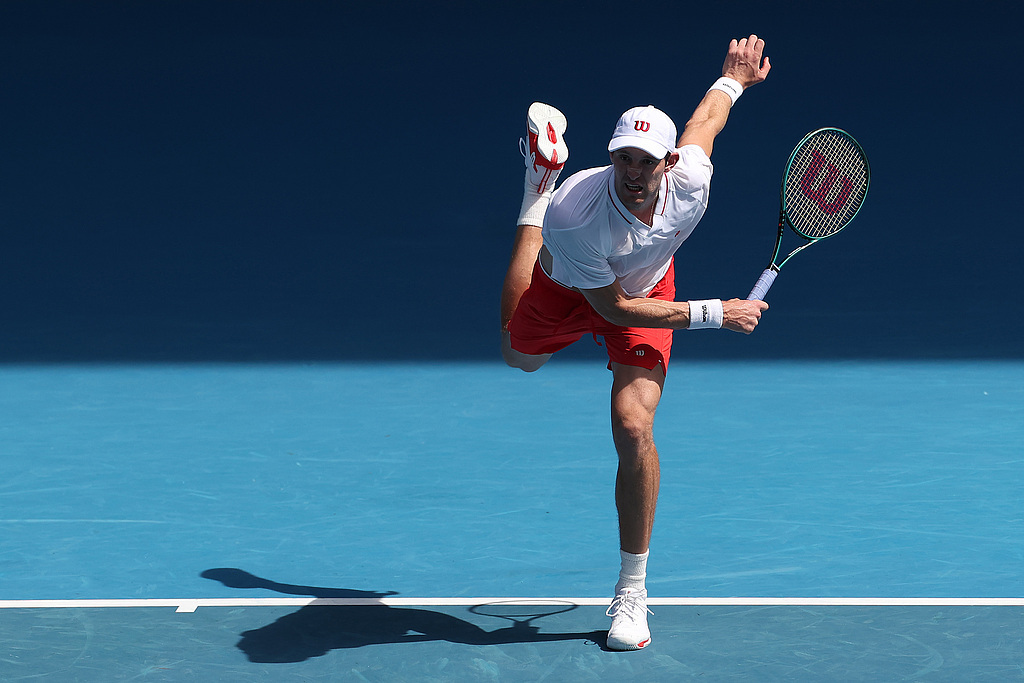 爱游戏2026-澳网横扫拉沃尔杯，辛纳点燃赛场