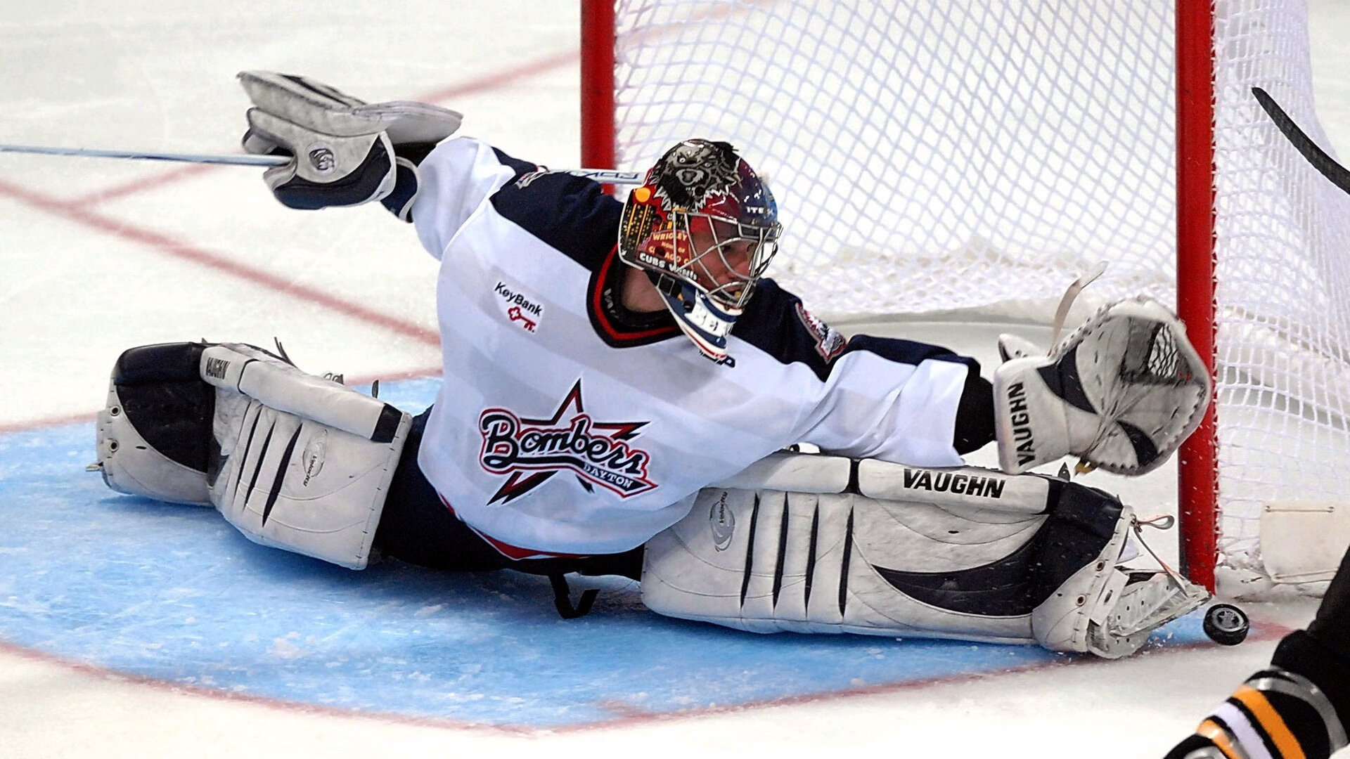 爱游戏在线-F1新赛季揭幕战之夜,卡拉斯科压力下完成爆发